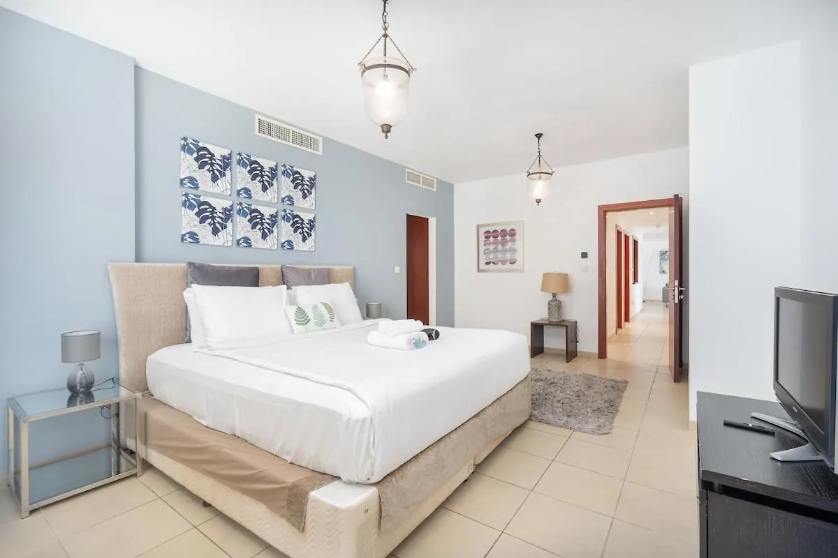 Spacious 4 Bedroom Apartment In Jbr Dubai