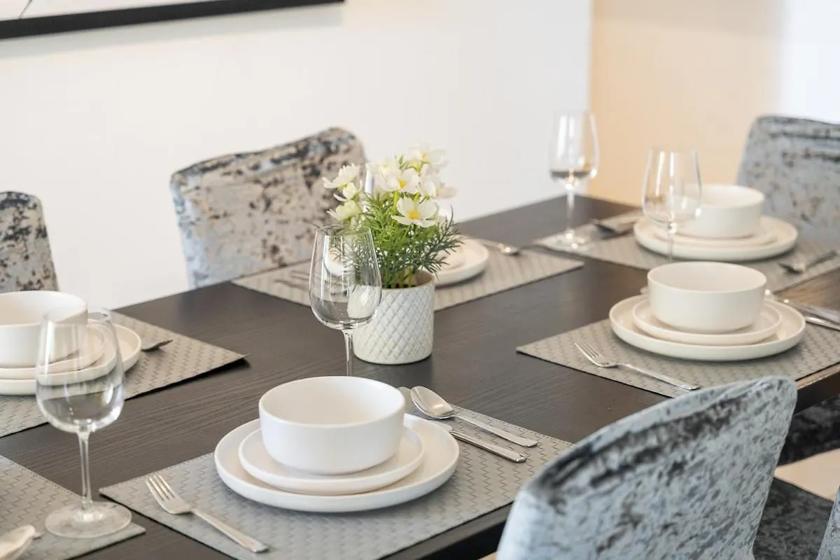 Spacious 4 Bedroom Apartment In Jbr Dubai 0*,  United Arab Emirates