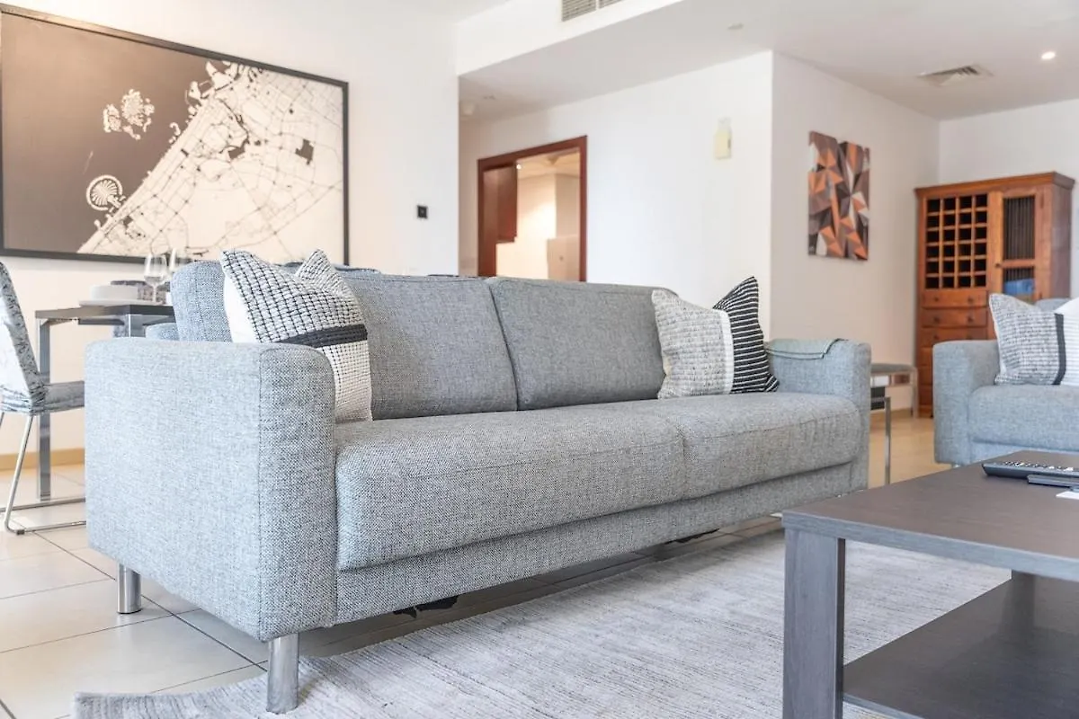 Spacious 4 Bedroom Apartment In Jbr Dubai